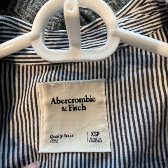 **SOLD** Abercrombie & Fitch Shirt dress - Picture 3 of 3
